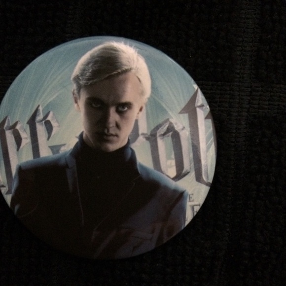 Harry Potter Set Of 6 Collectible Button Pins - Picture 8 of 10